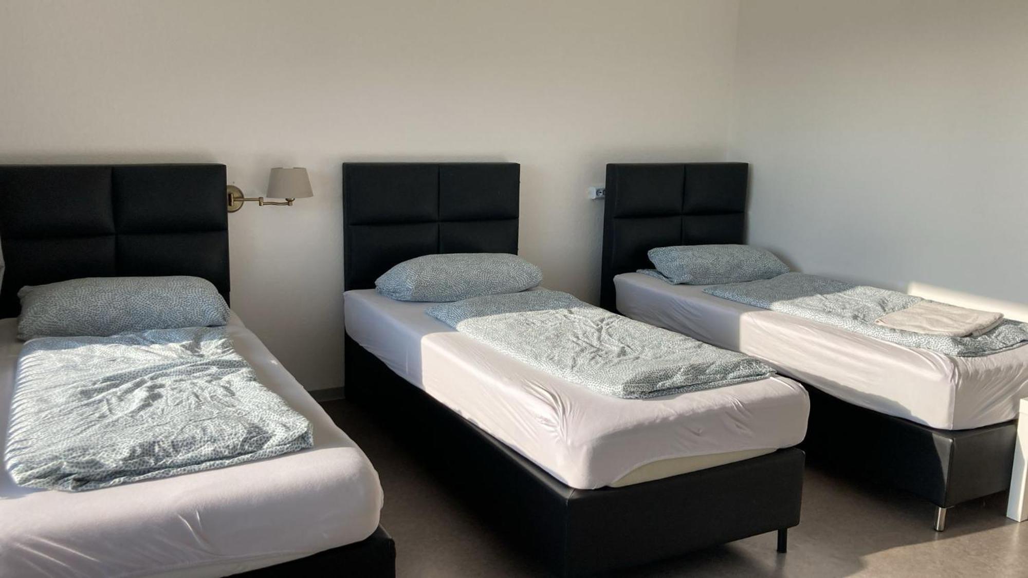 Pension Highway 3 Билефельд Экстерьер фото