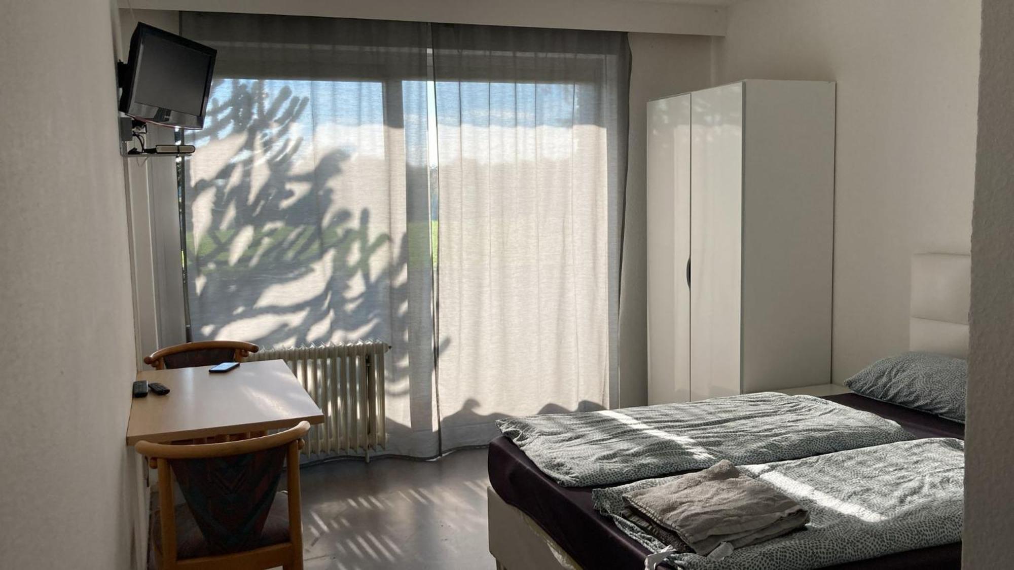 Pension Highway 3 Билефельд Экстерьер фото