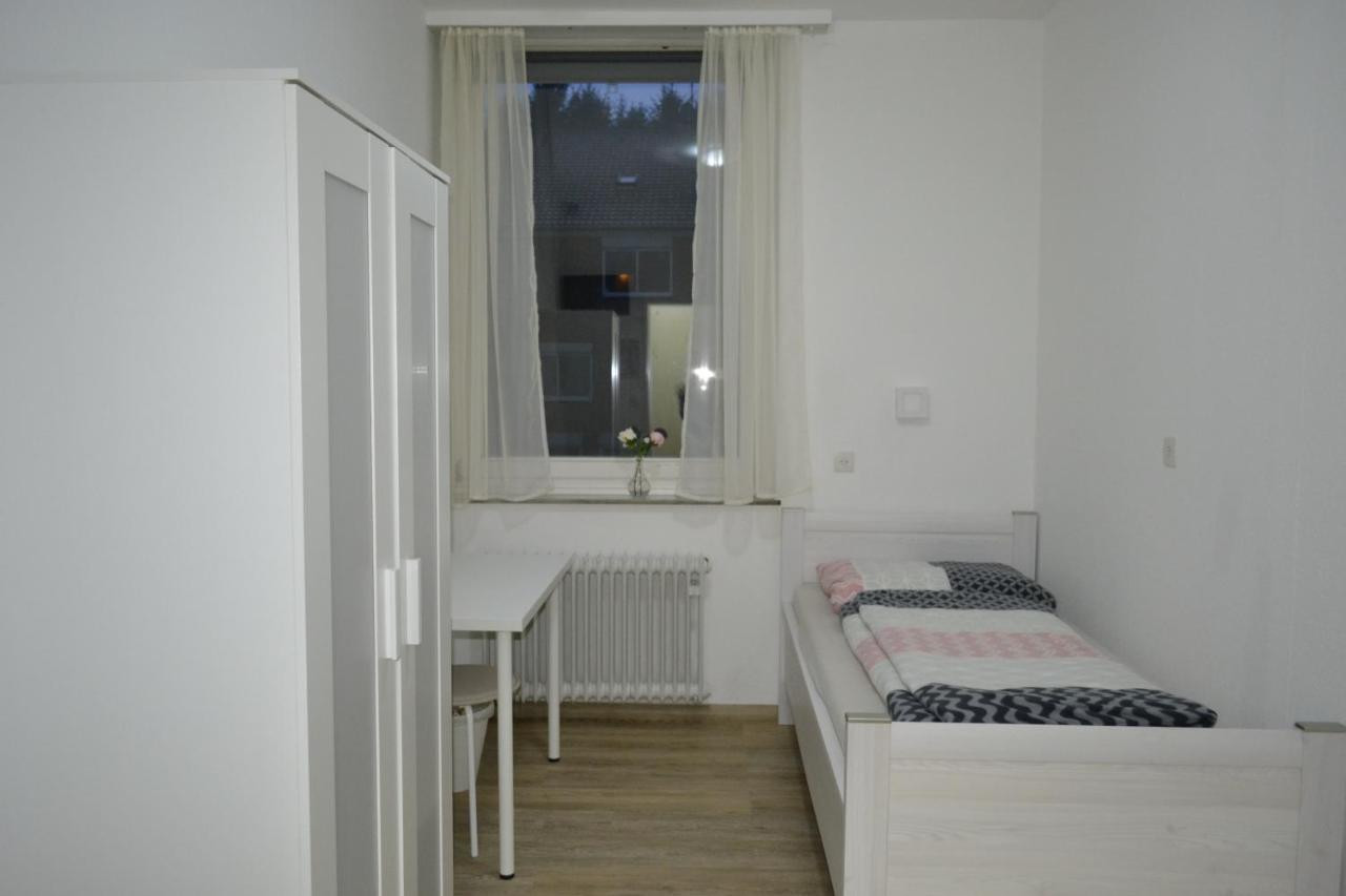 Pension Highway 3 Билефельд Экстерьер фото