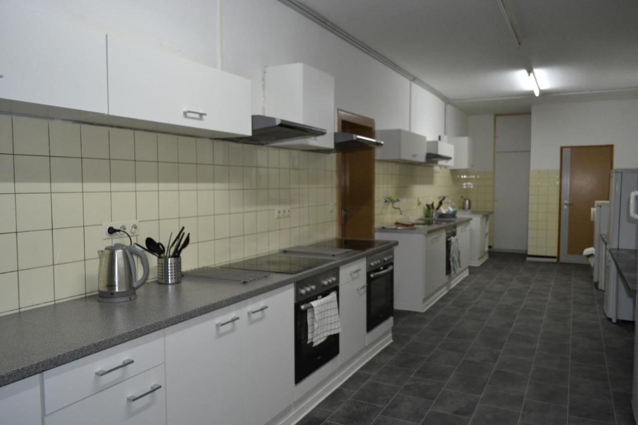 Pension Highway 3 Билефельд Экстерьер фото