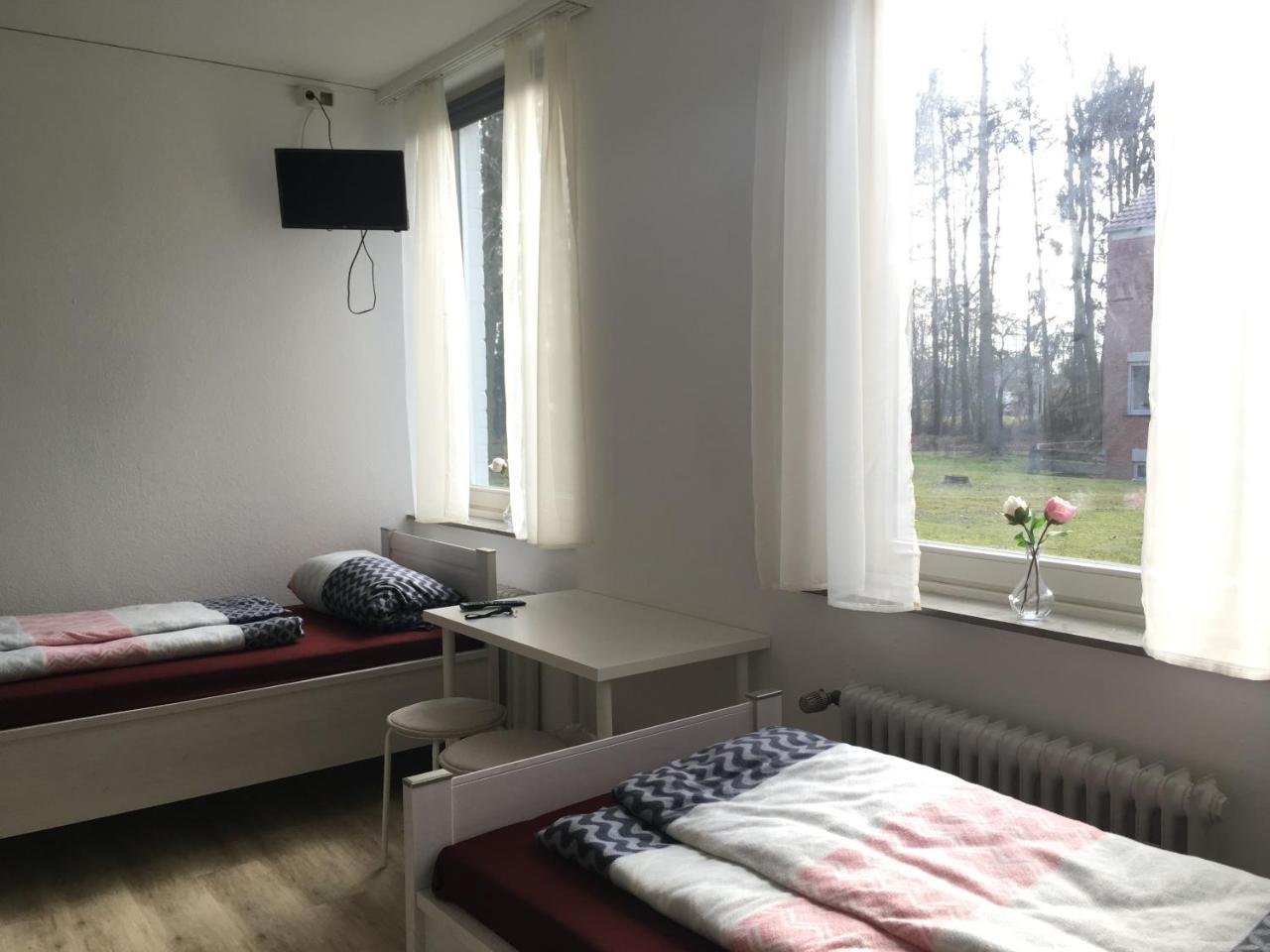 Pension Highway 3 Билефельд Экстерьер фото
